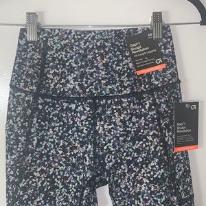 GapFit High Rise Print Pocket 7/8 in Sculpt Revolution leggings